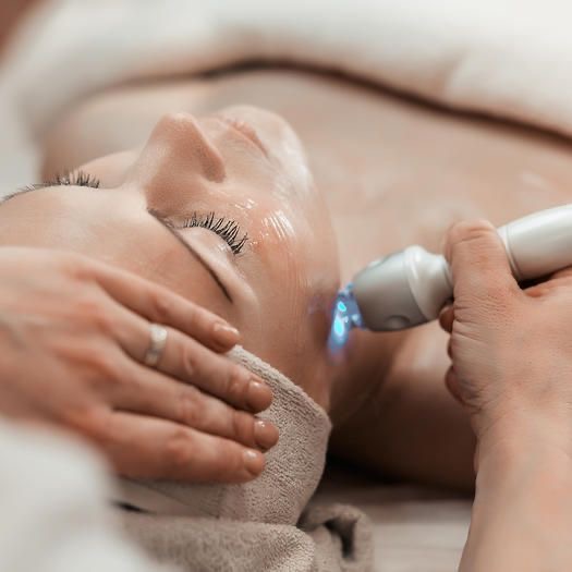 Professional Facials Explained: Types, Benefits & Best Treatments